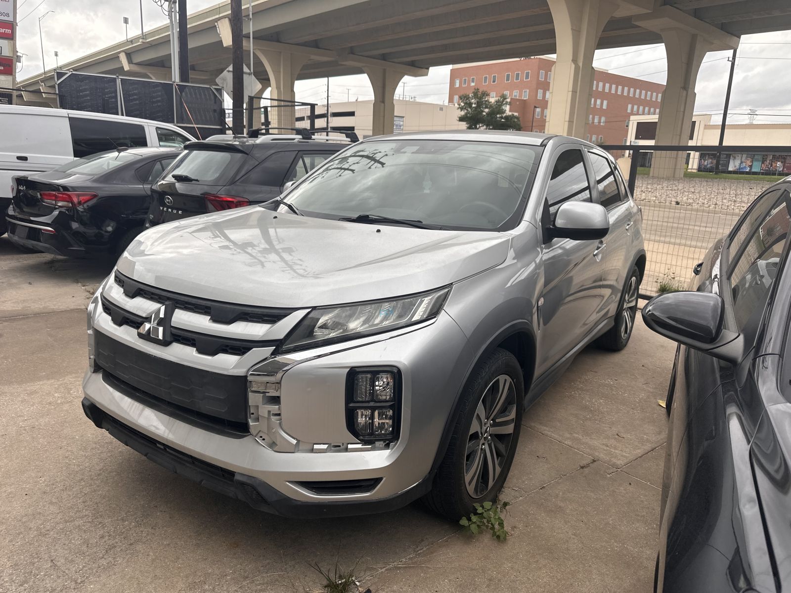 2021 Mitsubishi Outlander Sport ES's photo